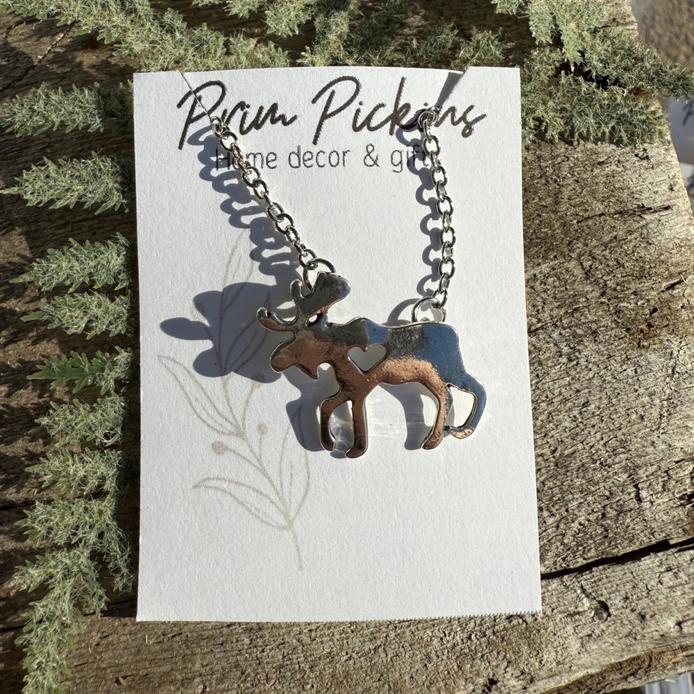 Silver Moose Necklace with heart NEW